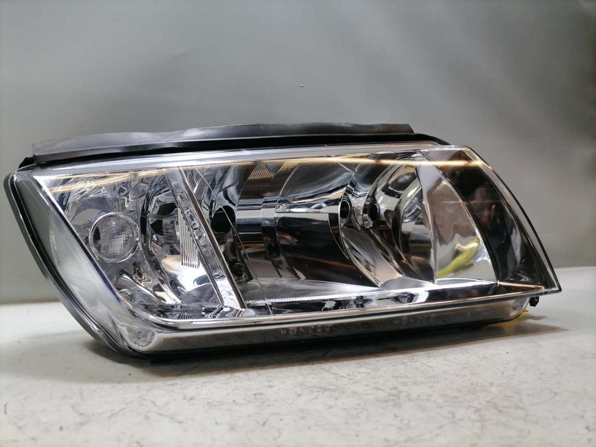 Skoda Fabia 6Y Scheinwerfer rechts Halogen Chrom Hintergrund Zubeh&ouml;r Bj.2007